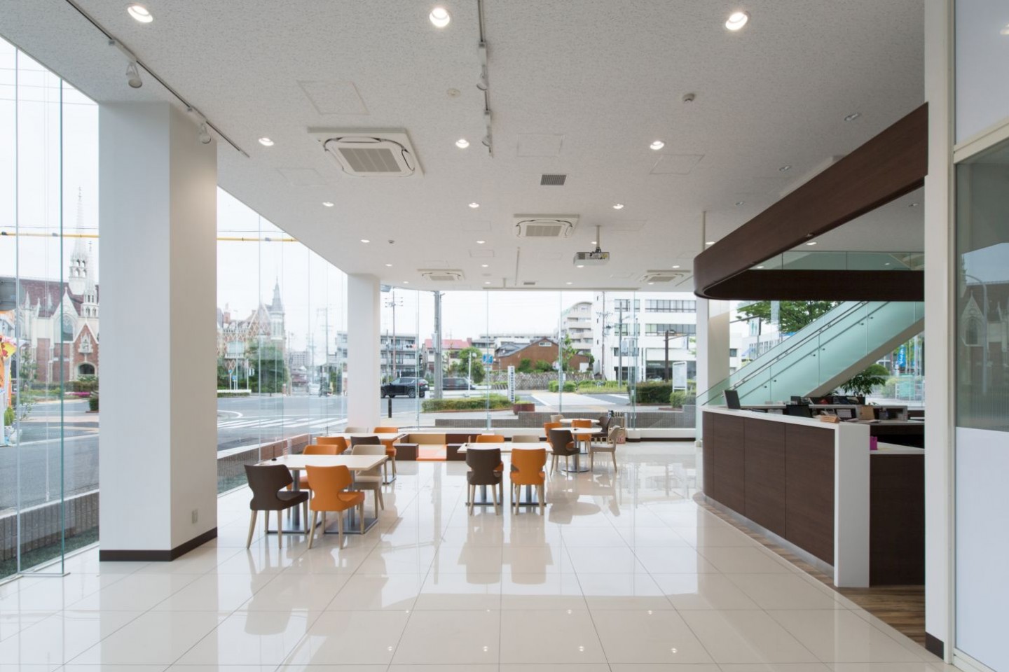 トヨタカローラ名古屋株式会社 荒畑店