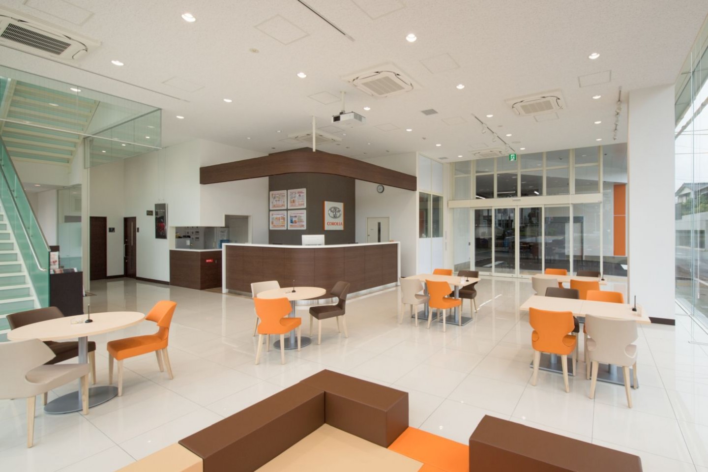 トヨタカローラ名古屋株式会社 荒畑店