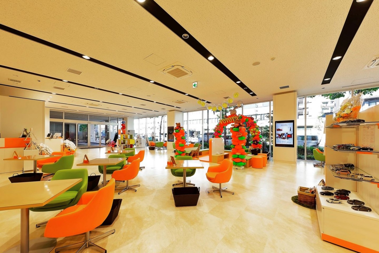 ネッツトヨタ東京株式会社 新宿店 / トヨタ東京カローラ株式会社 新宿店