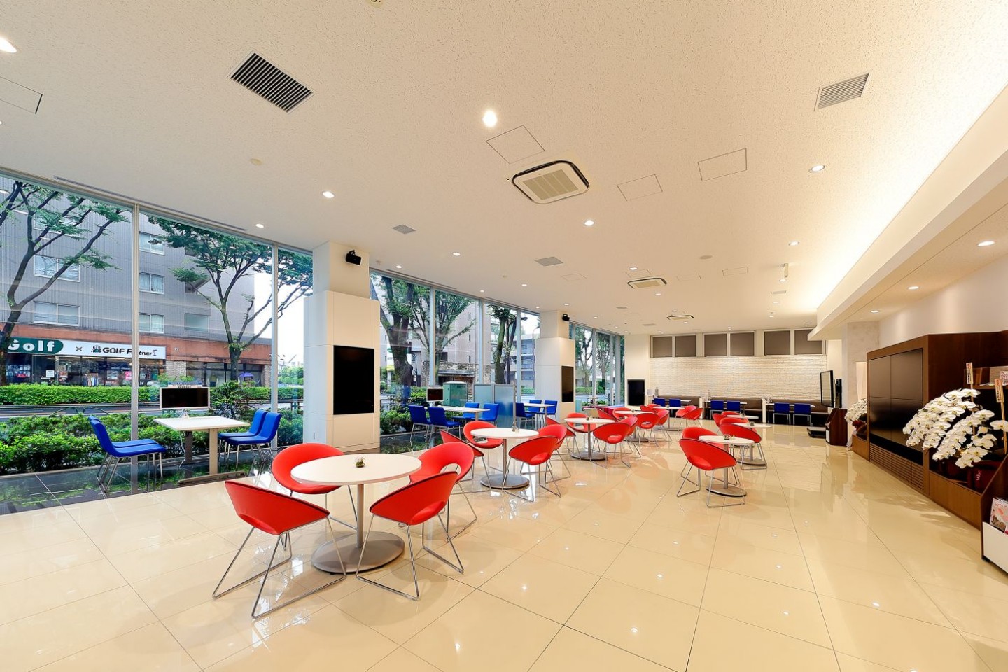 ネッツトヨタ東京株式会社 TOWNPORT練馬関町