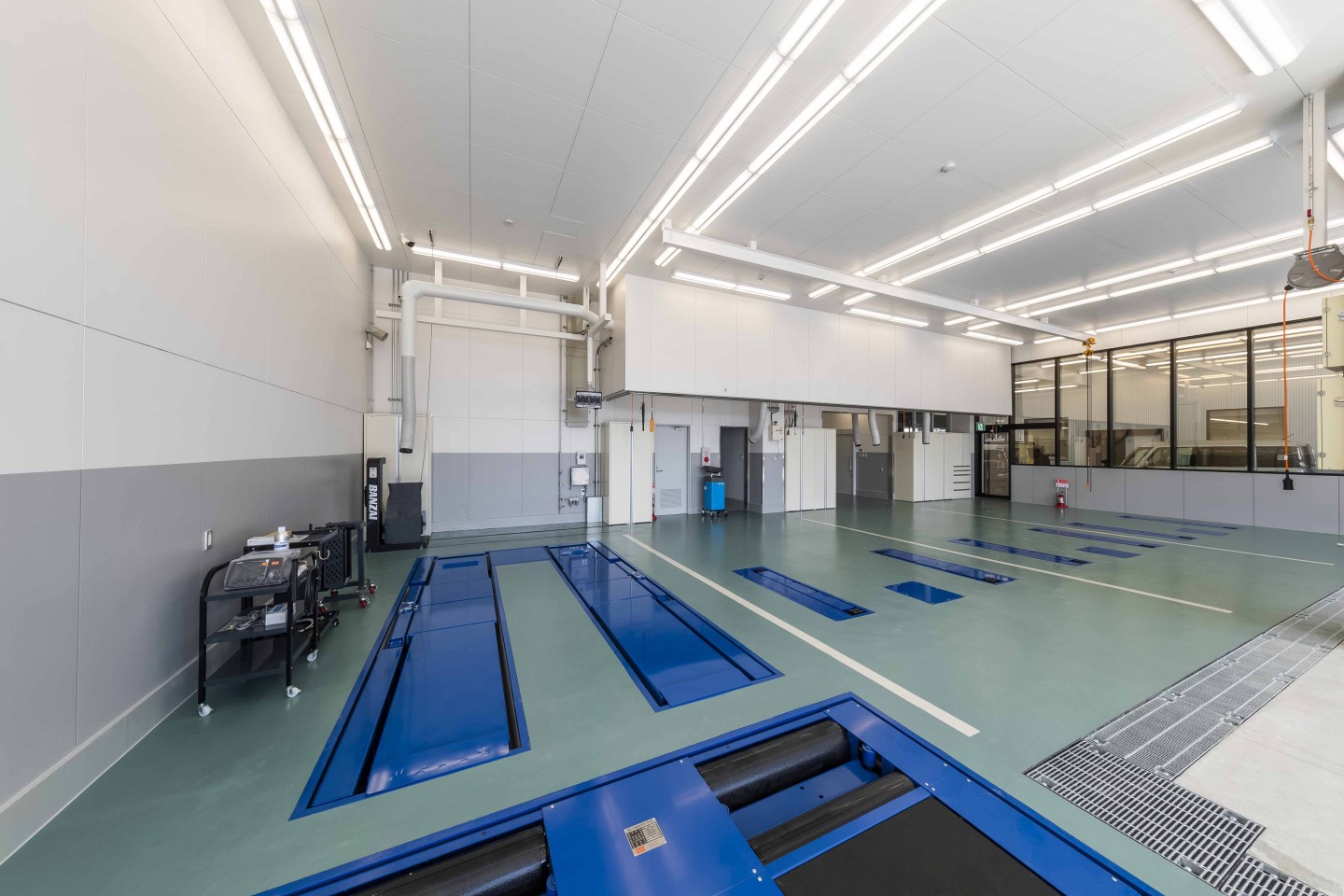 愛知スズキ販売株式会社 サンフィールド高針原店