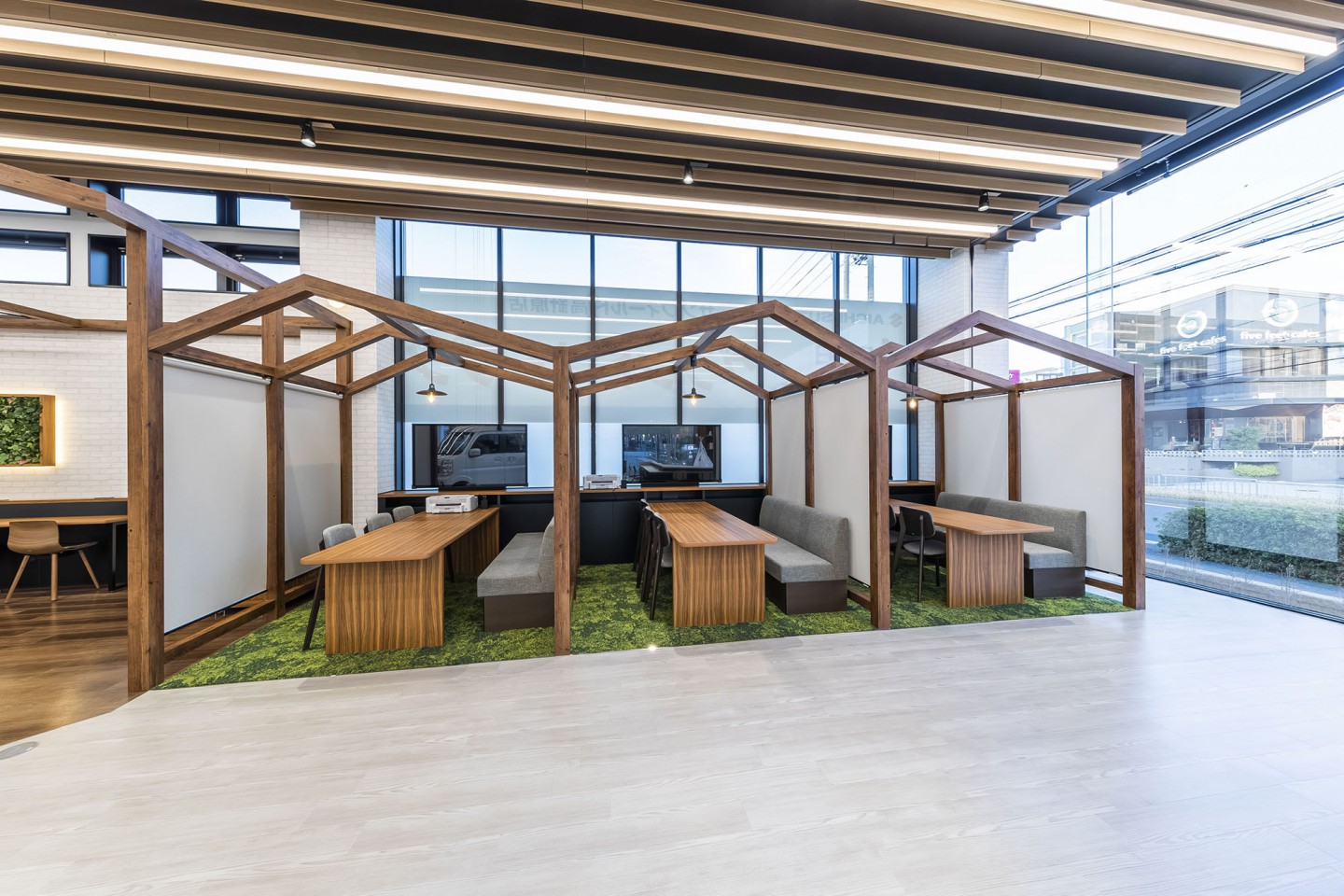 愛知スズキ販売株式会社 サンフィールド高針原店