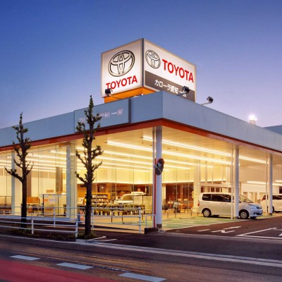 トヨタカローラ愛知株式会社 一宮店 店舗棟