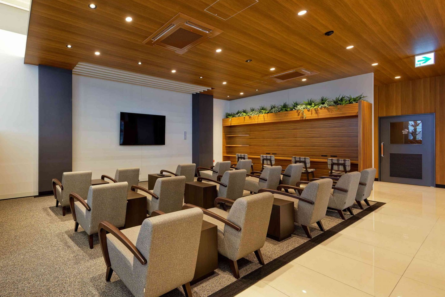 トヨタカローラ愛知株式会社 一宮店 店舗棟