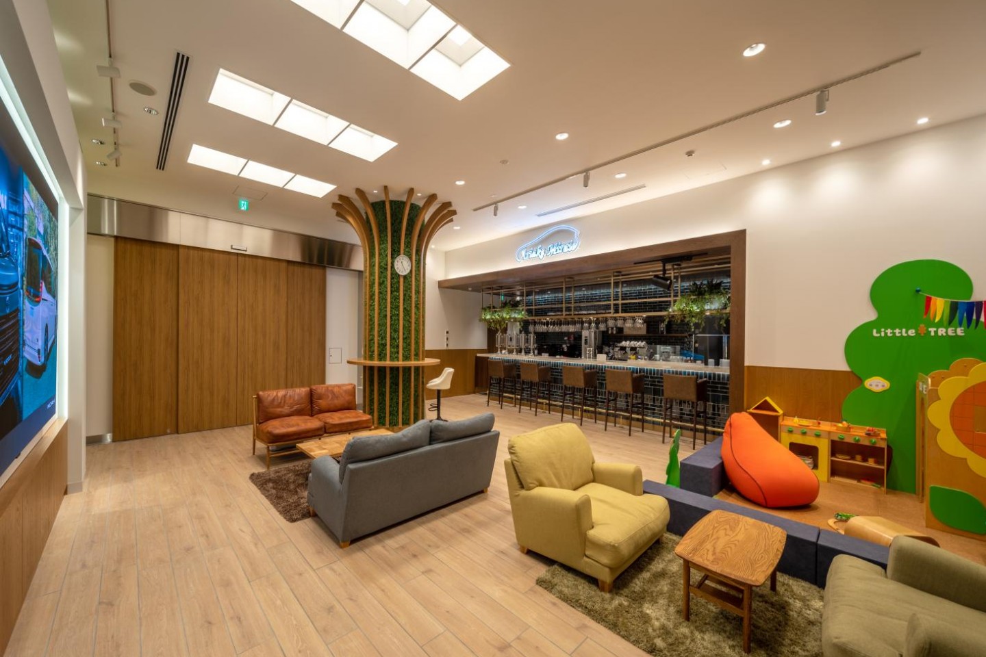 トヨタモビリティ東京株式会社 有明店/レクサス 有明