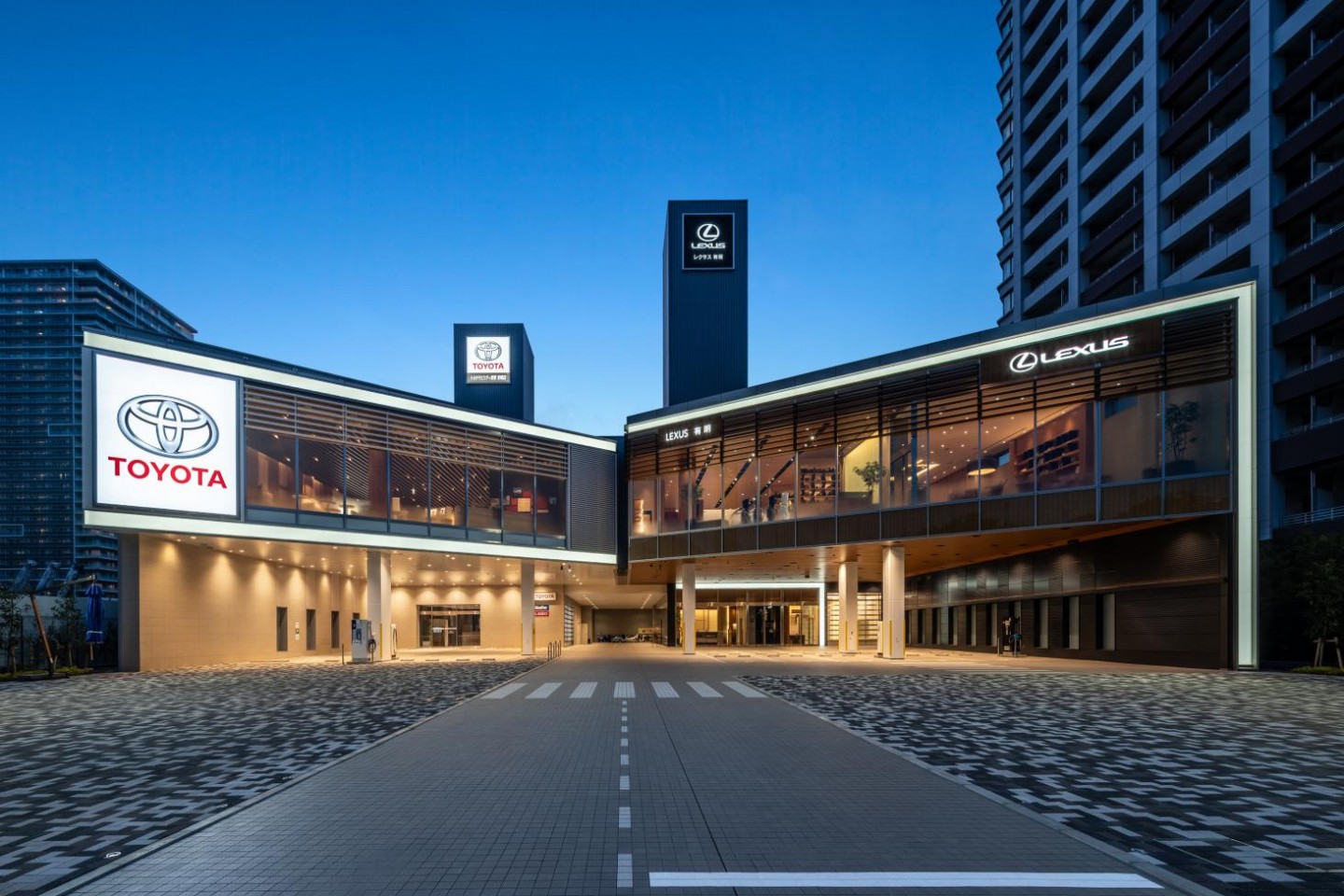 トヨタモビリティ東京株式会社 有明店/レクサス 有明