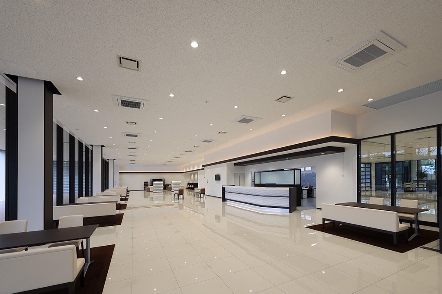 福岡トヨペット株式会社  飯塚店
